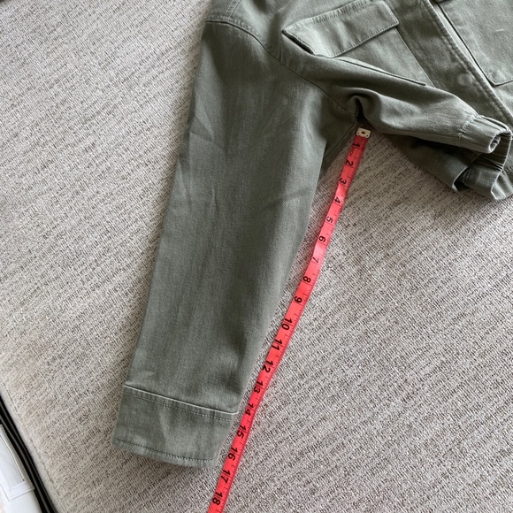 NWT Abercrombie & Fitch Khaki Olive Green Cropped Collared Button Utility Jacket - Picture 9 of 13